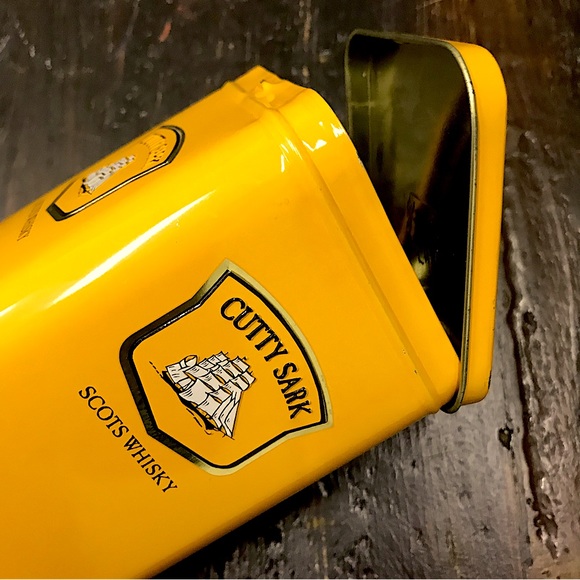 Collectible Whisky Tin - Picture 8 of 10